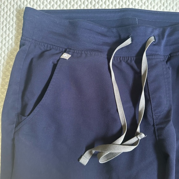 Figs Navy Blue Zamora Joggers medium petite - Picture 3 of 5